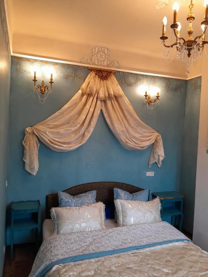 Penthouse En Bleu Royal Apartment Vinca Exterior photo